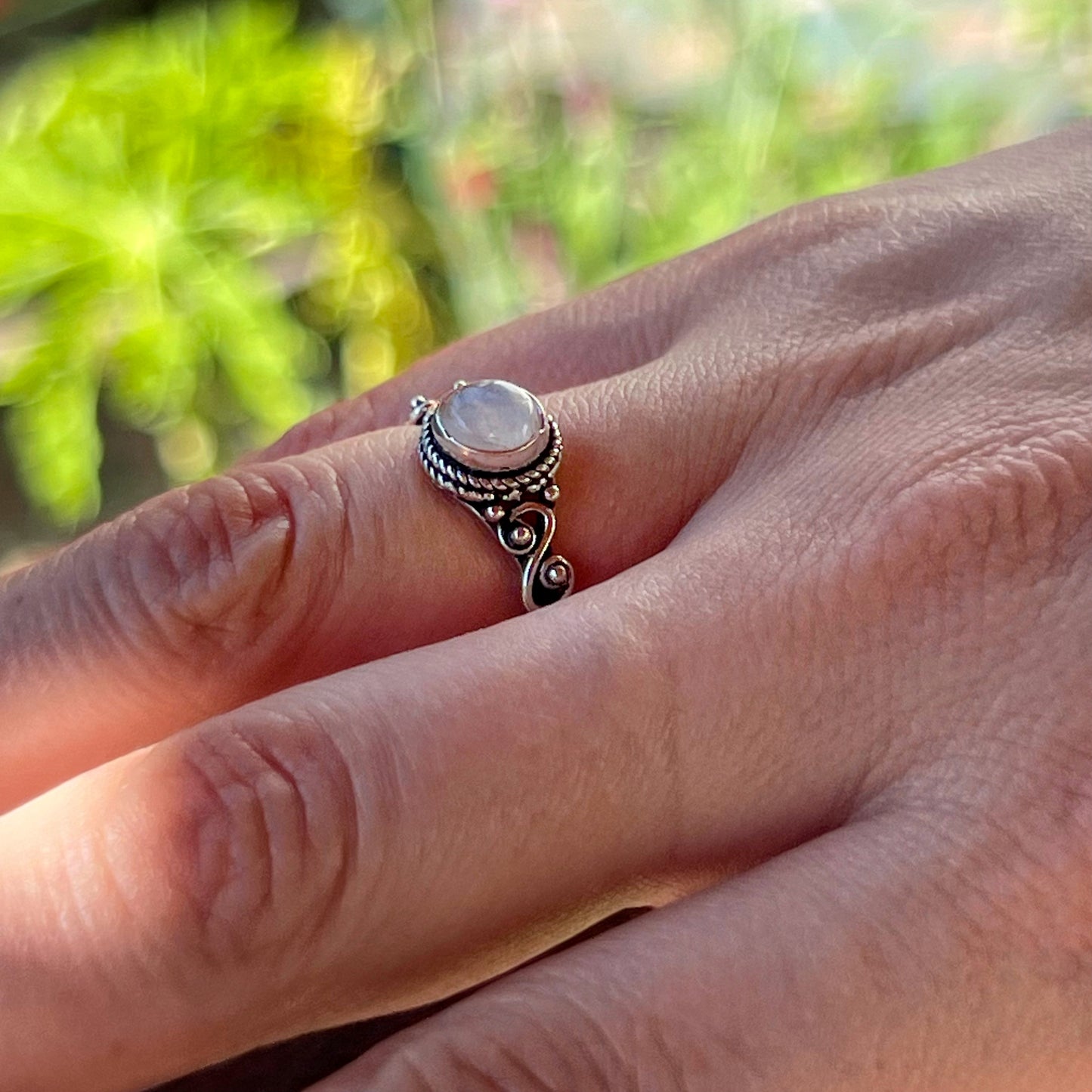 Anillo Piedra Luna AGNI | "Fluir con los cambios" | Plata 925