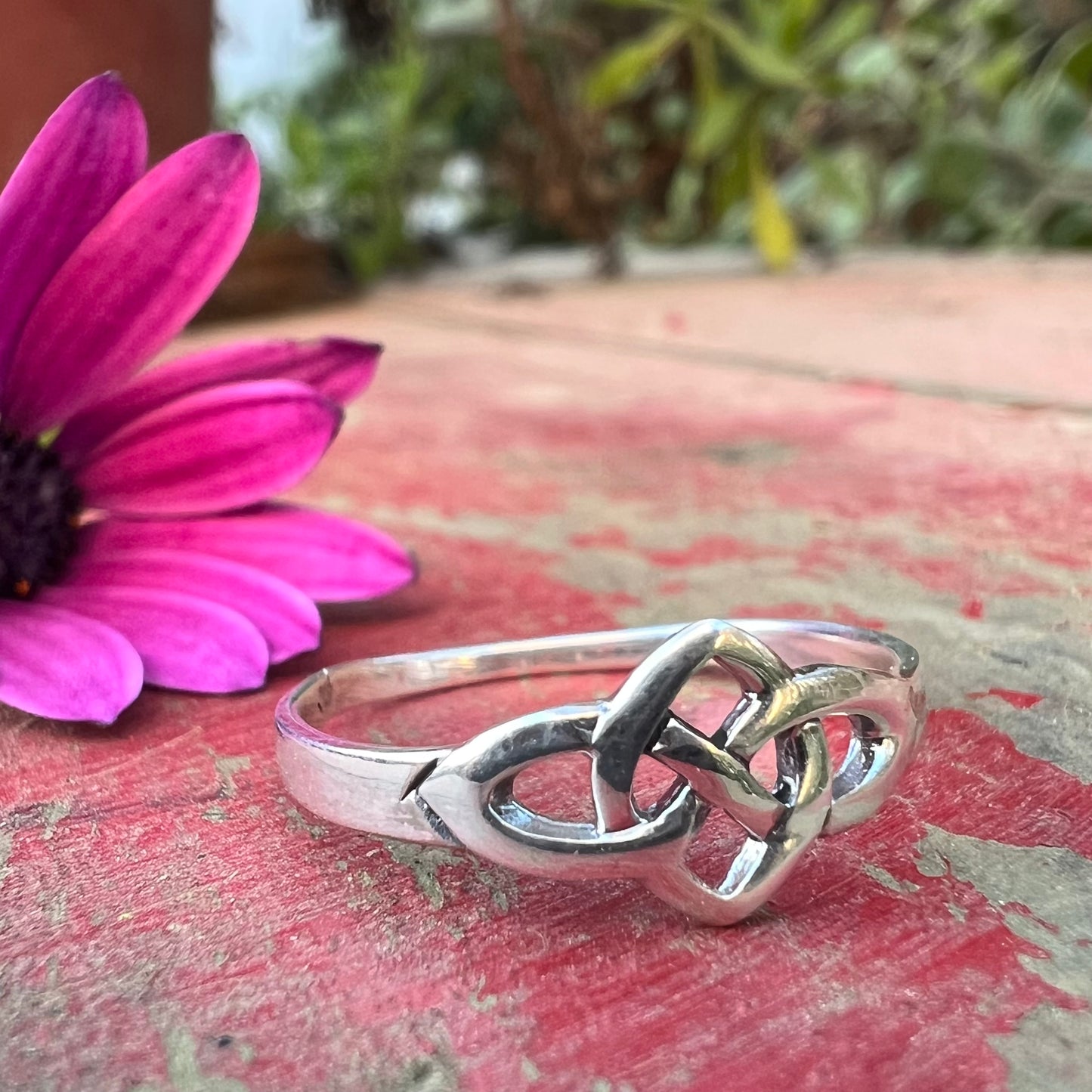 Anillo Triquetas entrelazadas “Vínculo y armonía” | Plata 925