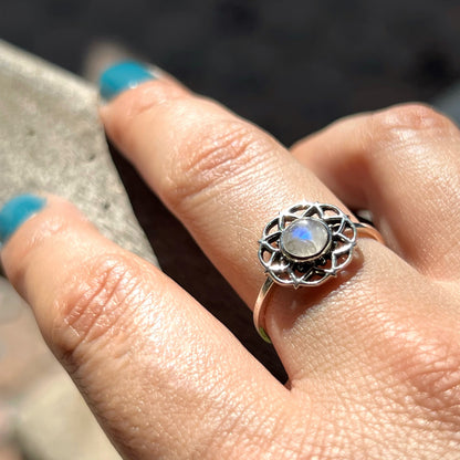 Anillo Piedra Luna TARA  | "Fluir con los cambios" | Plata 925