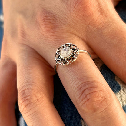 Anillo Piedra Luna TARA  | "Fluir con los cambios" | Plata 925