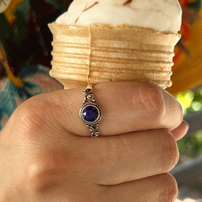 Anillo Zafiro AGNI  | "Intuición, Sabiduría y éxito" | Plata 925
