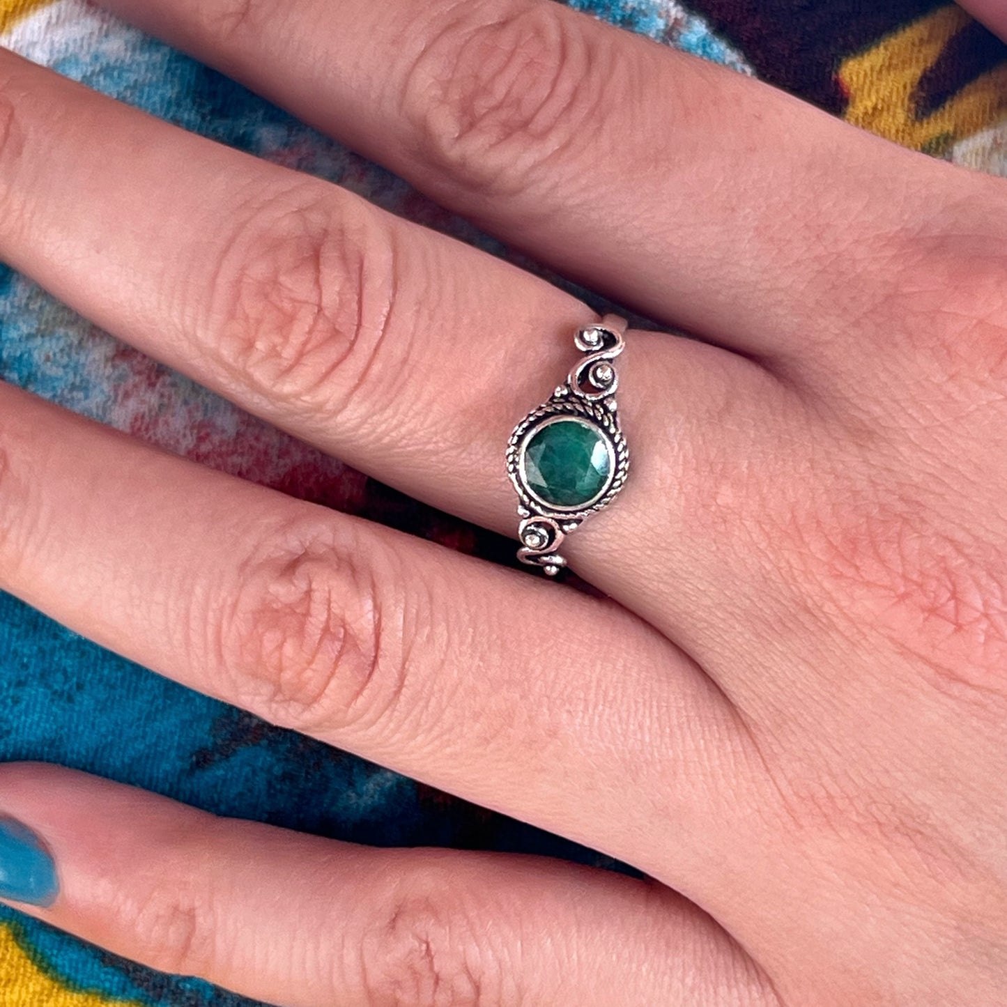 Anillo Esmeralda AGNI | "Amor, sanación emocional y abundancia" | Plata 925