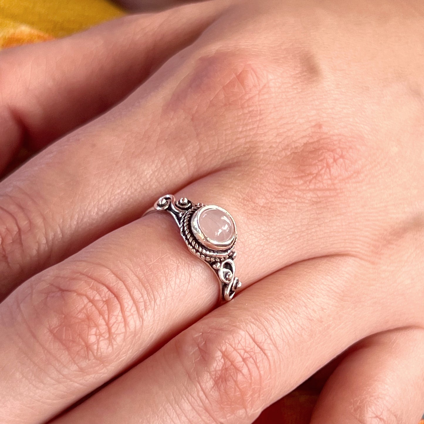Anillo Cuarzo Rosa AGNI  | "Amor propio y Sanación emocional" | Plata 925