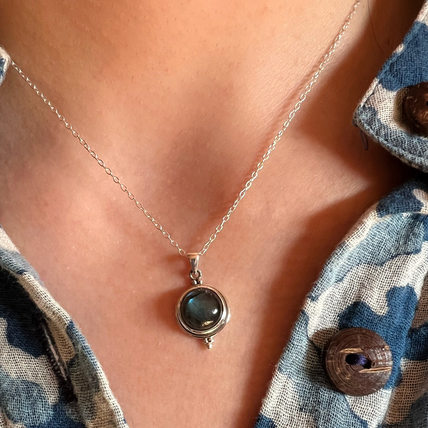 Colgante Redondo "Protección espiritual" | Labradorita | Plata 925