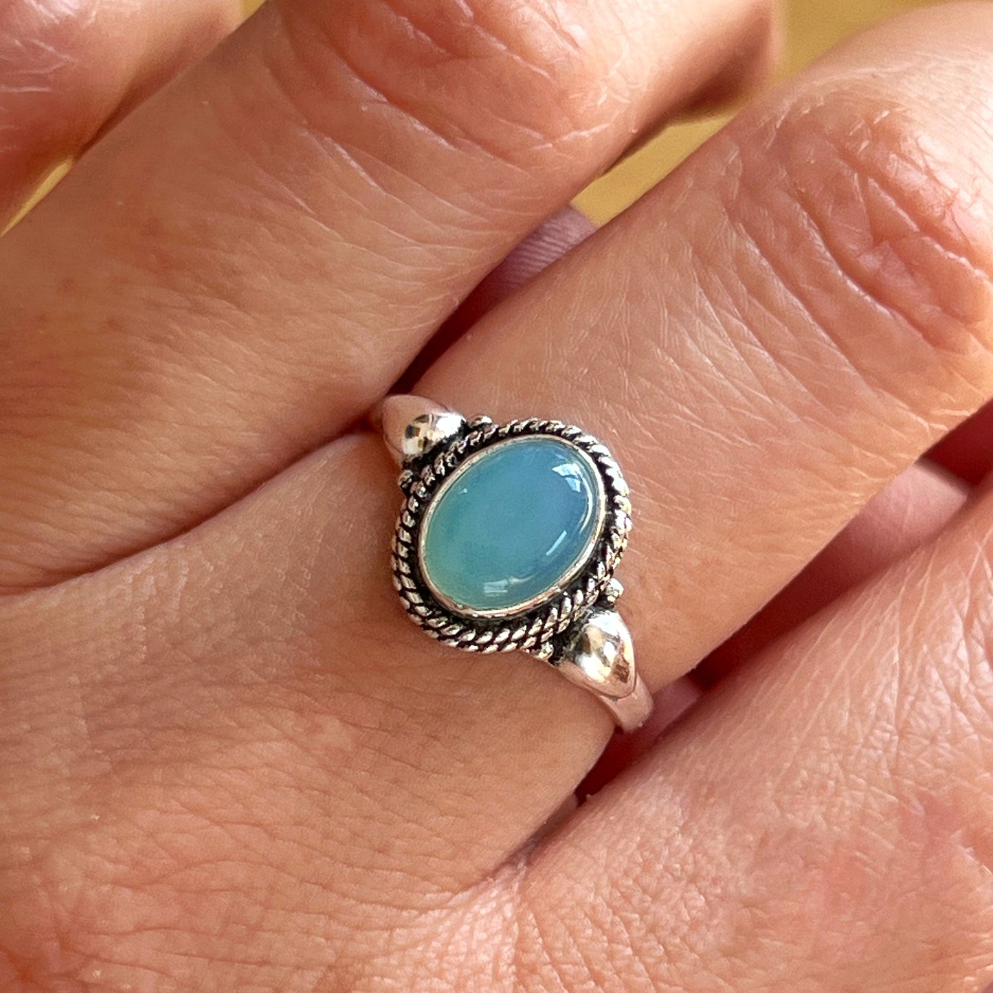 Anillo Calcedonia Azul KANTI | "Suavidad Emocional" | Plata 925